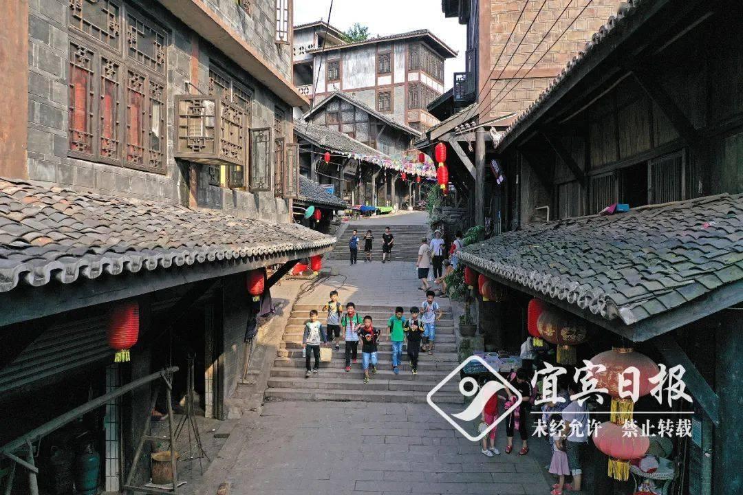 阿德耶米:我上半程表现不佳,但归咎于我的恋爱对我女友不公平